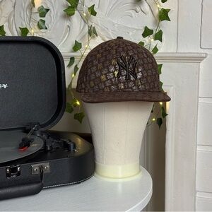 New York Yankees Hat Cap Fitted 7 1/2 Brown Gold 59Fifty All Over Logo Wool